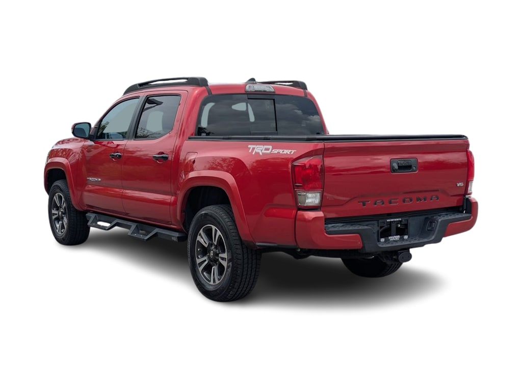 Thumbnail: 2017 Toyota Tacoma - 4