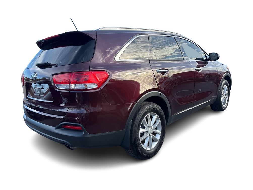 Thumbnail: 2017 Kia Sorento - 10