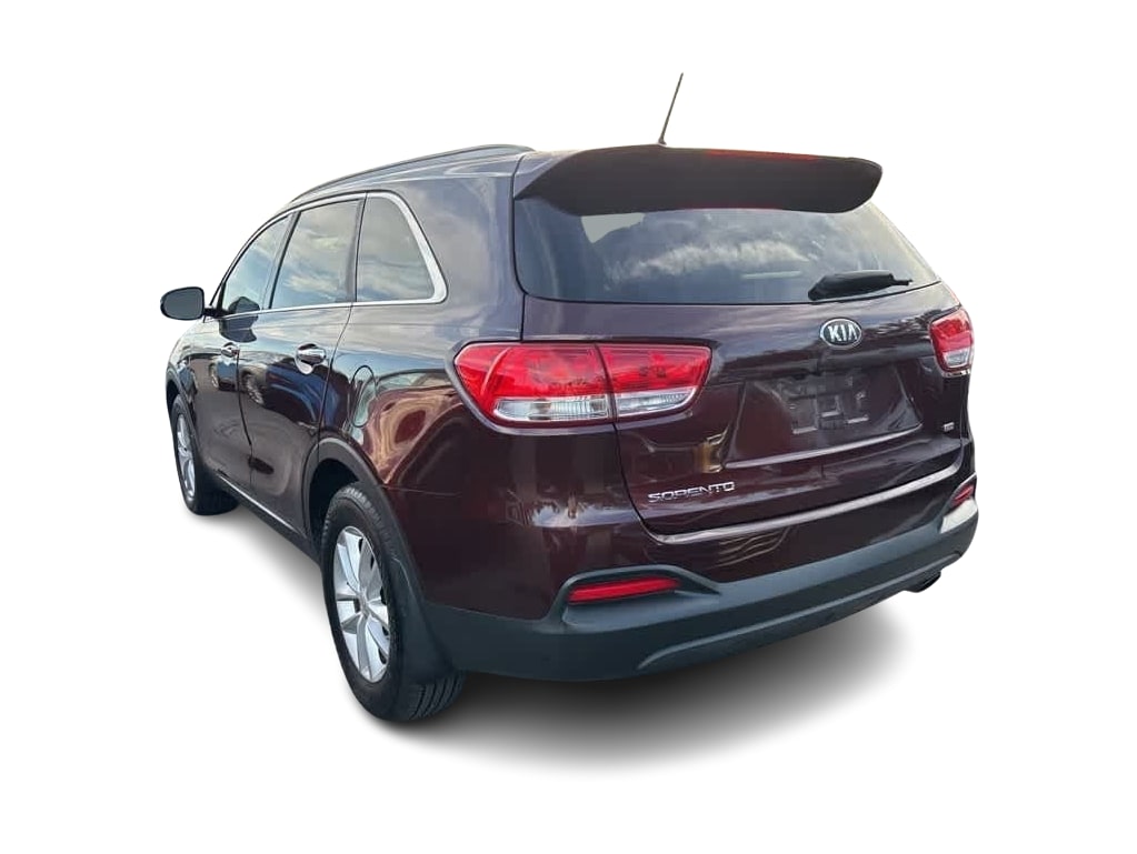 Thumbnail: 2017 Kia Sorento - 3