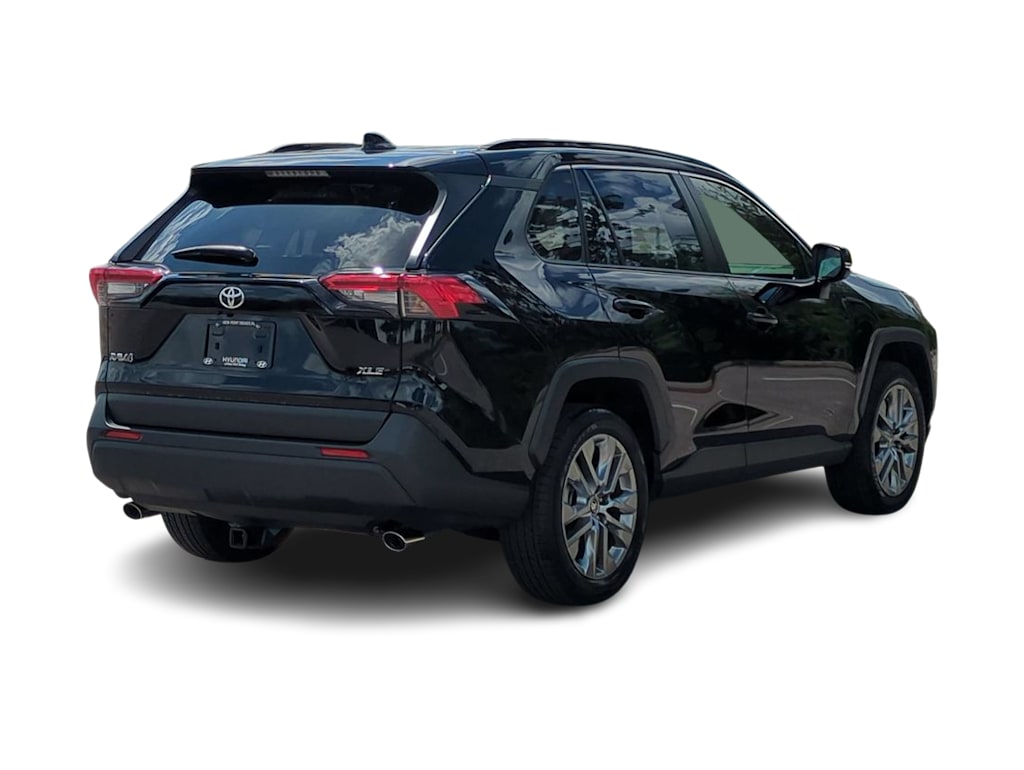 Thumbnail: 2023 Toyota RAV4 - 18