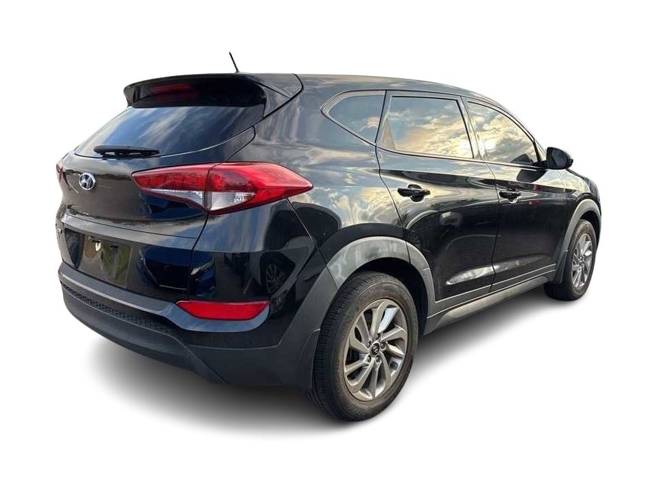 Thumbnail: 2016 Hyundai Tucson - 9
