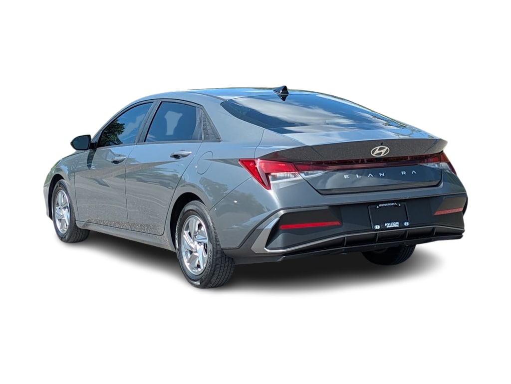Thumbnail: 2024 Hyundai Elantra - 4