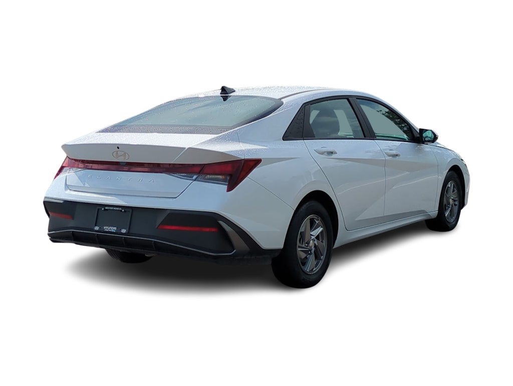 Thumbnail: 2024 Hyundai Elantra - 17