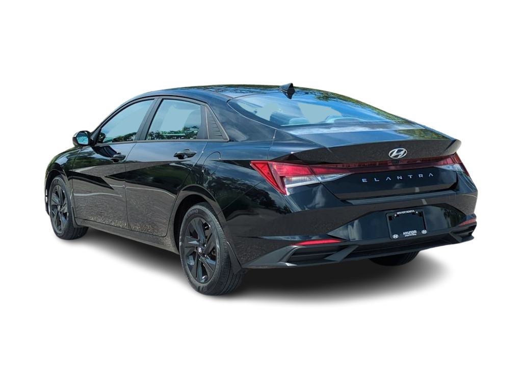 Thumbnail: 2023 Hyundai Elantra - 4