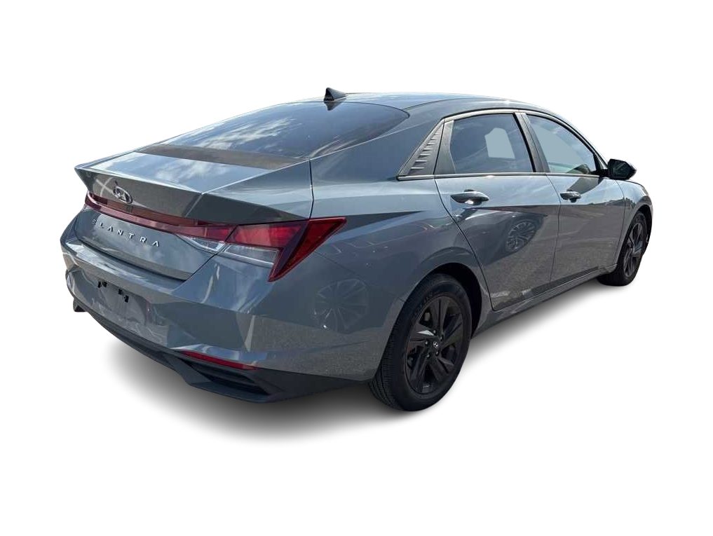 Thumbnail: 2022 Hyundai Elantra - 9