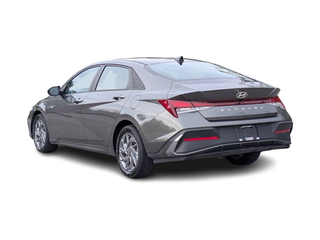 Thumbnail: 2024 Hyundai Elantra - 4