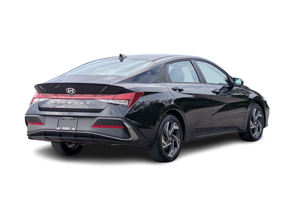 Thumbnail: 2025 Hyundai Elantra - 18