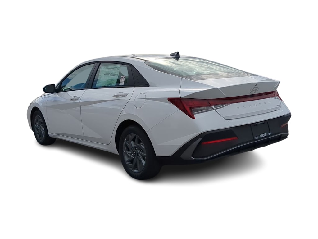 Thumbnail: 2026 Hyundai Elantra - 4