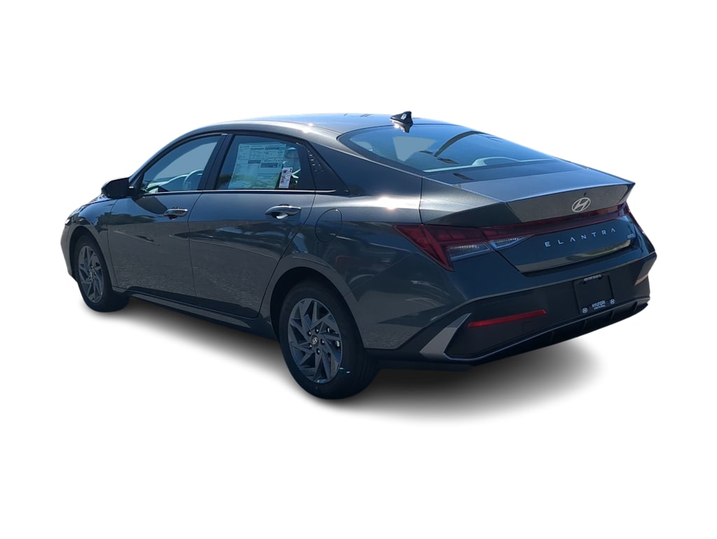 Thumbnail: 2026 Hyundai Elantra - 4