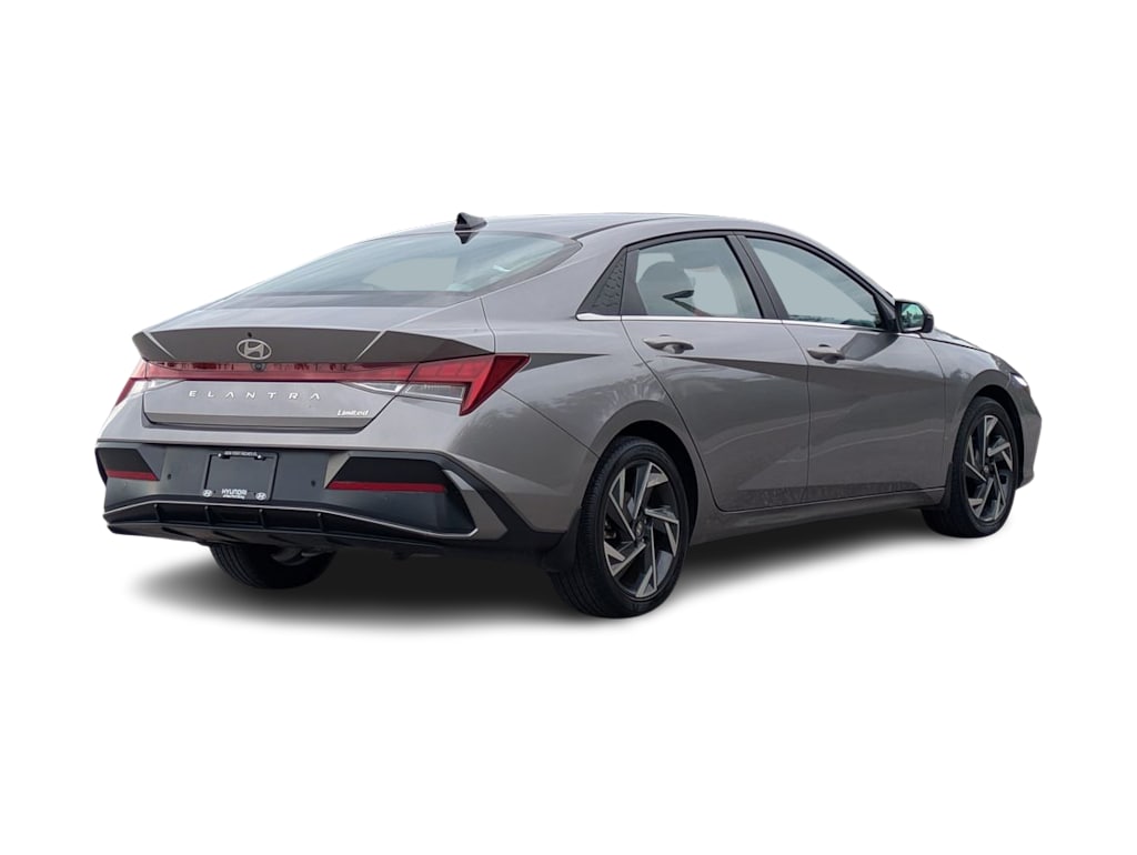 Thumbnail: 2024 Hyundai Elantra - 17