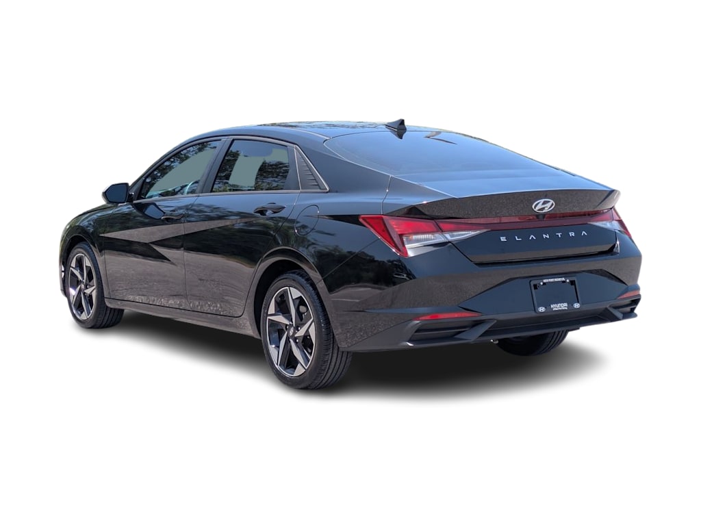 Thumbnail: 2023 Hyundai Elantra - 4