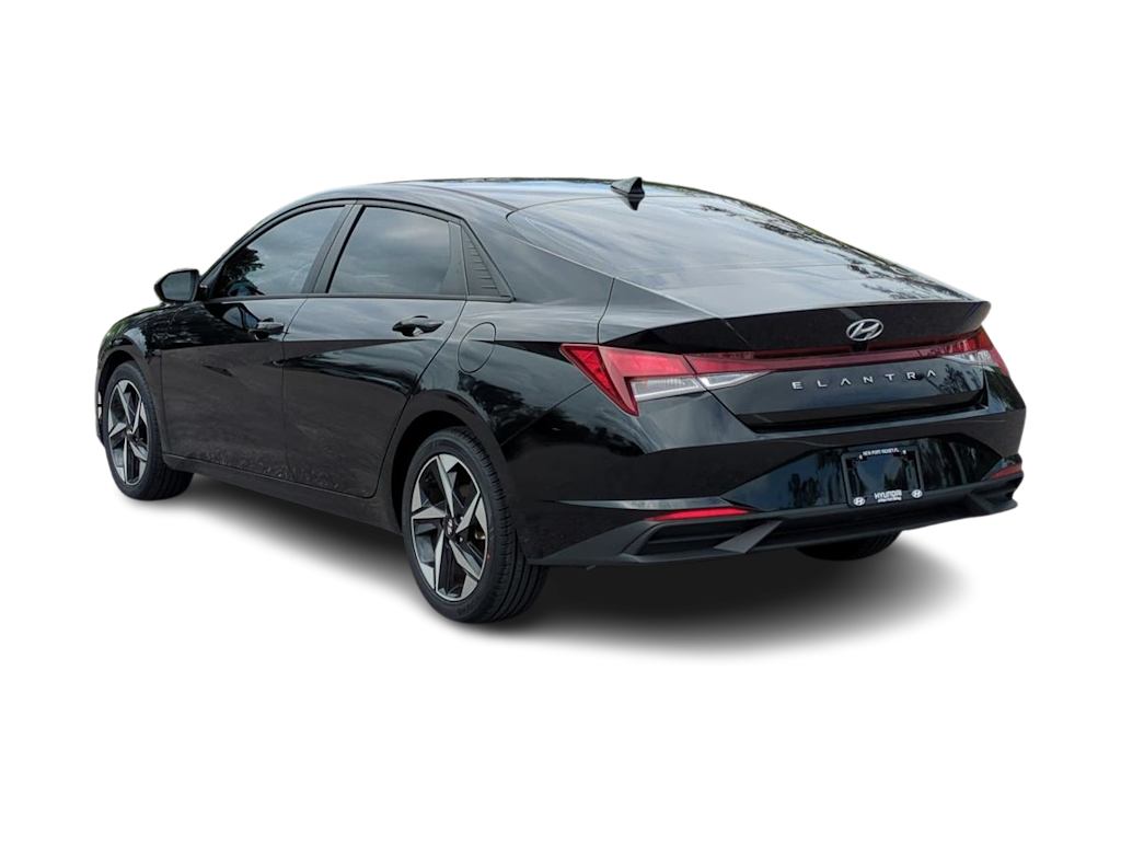 Thumbnail: 2023 Hyundai Elantra - 4
