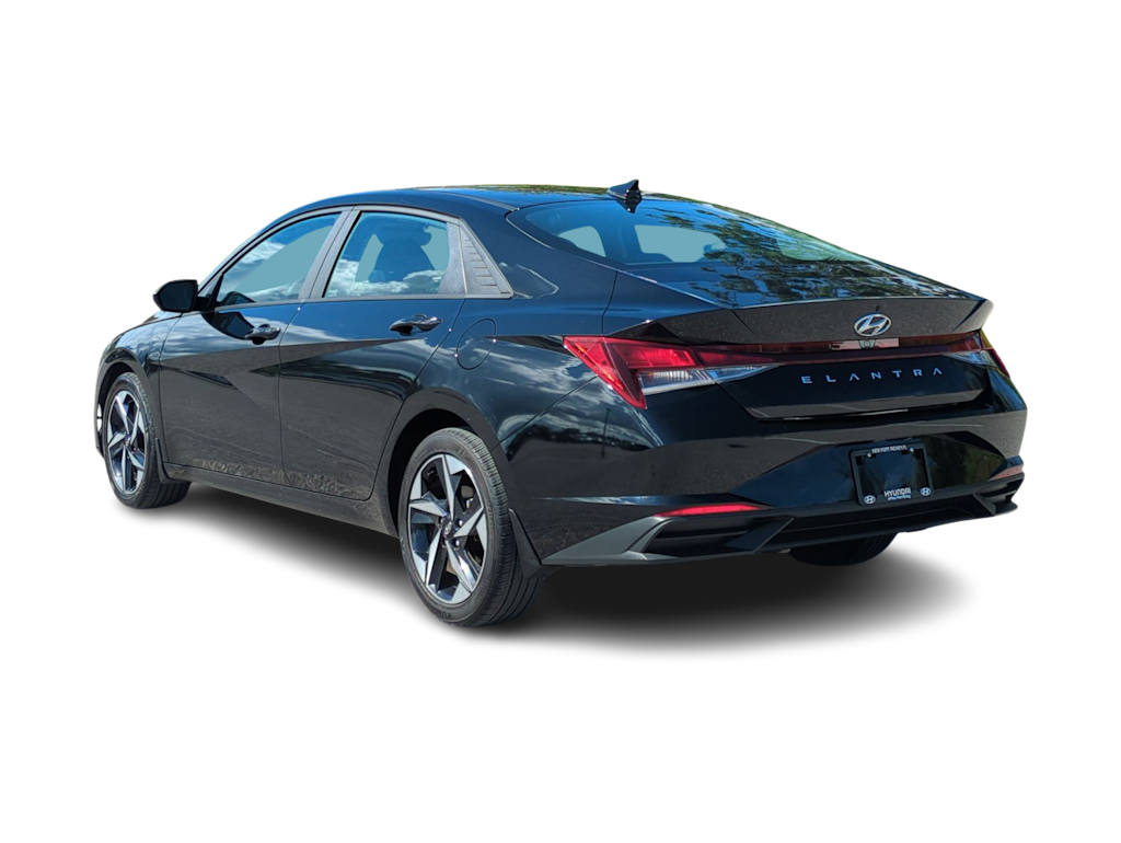 Thumbnail: 2023 Hyundai Elantra - 4