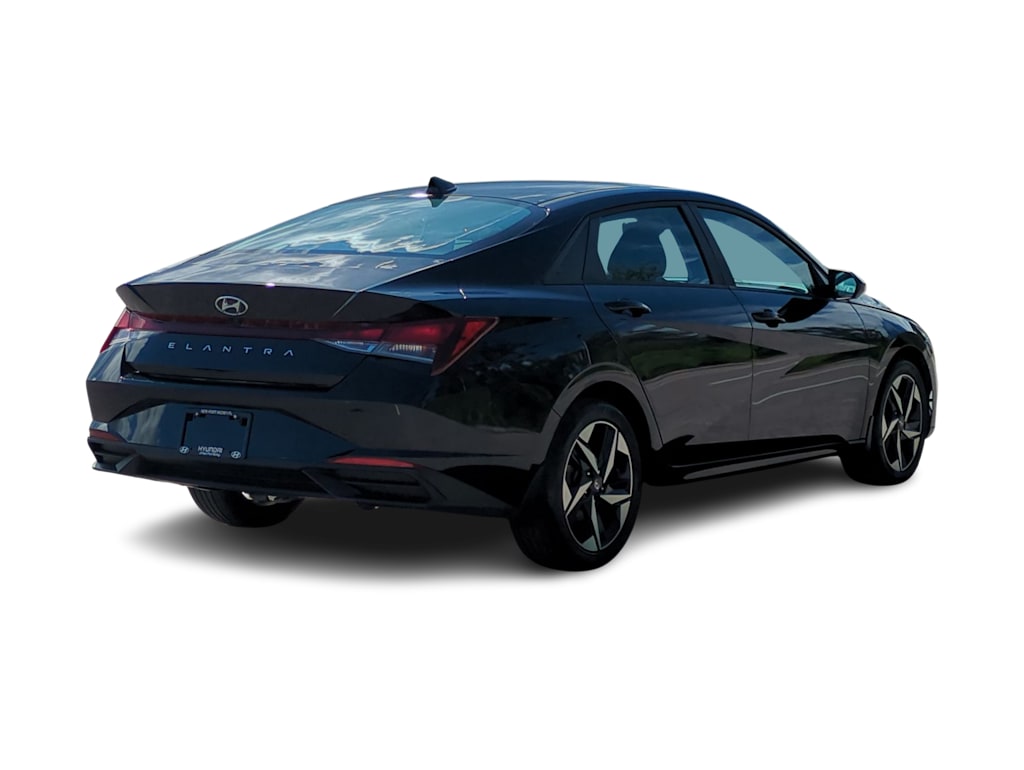 Thumbnail: 2023 Hyundai Elantra - 18