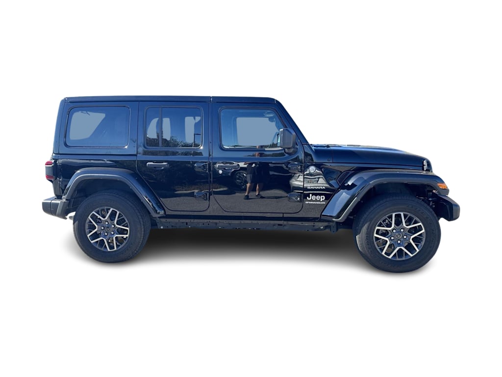 2024 Jeep Wrangler Sahara 23