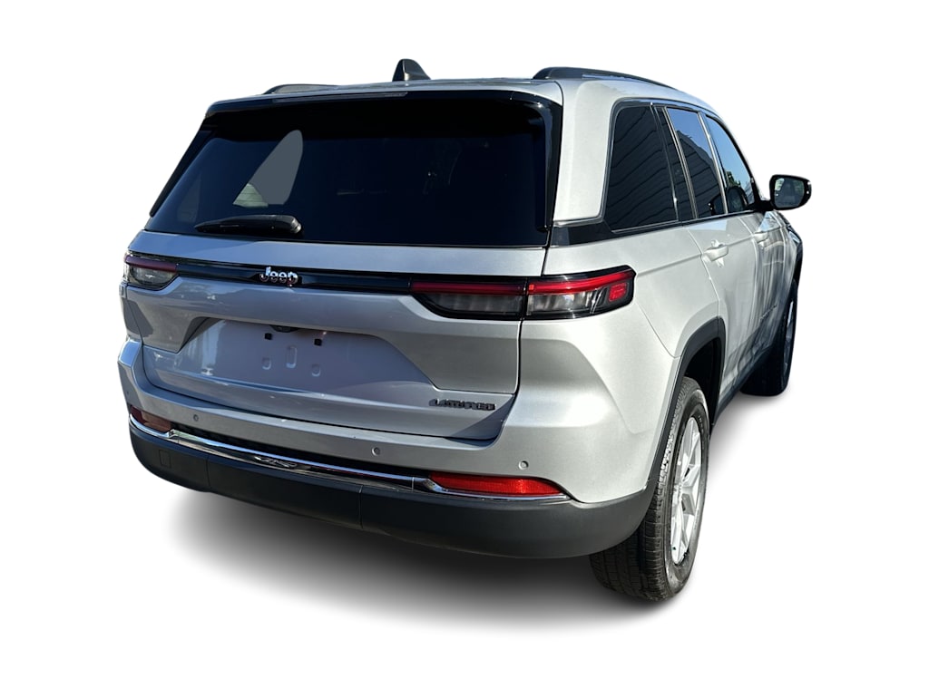 Thumbnail: 2023 Jeep Grand Cherokee - 18