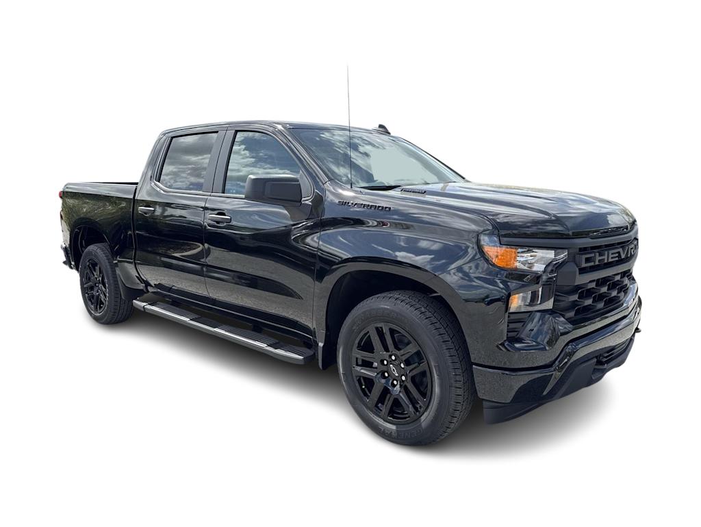 2025 Chevrolet Silverado 1500 Custom 18