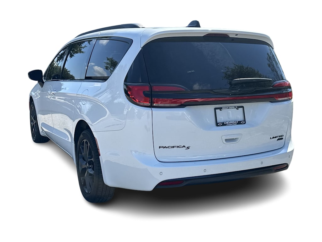 Thumbnail: 2023 Chrysler Pacifica - 4