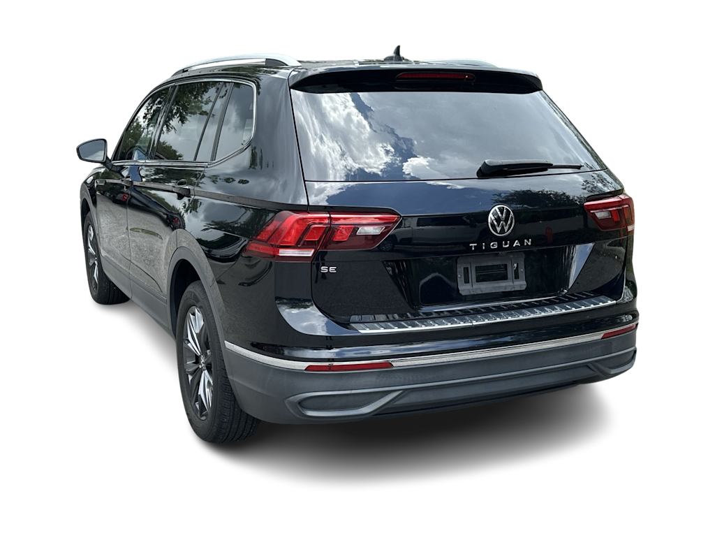 Thumbnail: 2023 Volkswagen Tiguan - 4