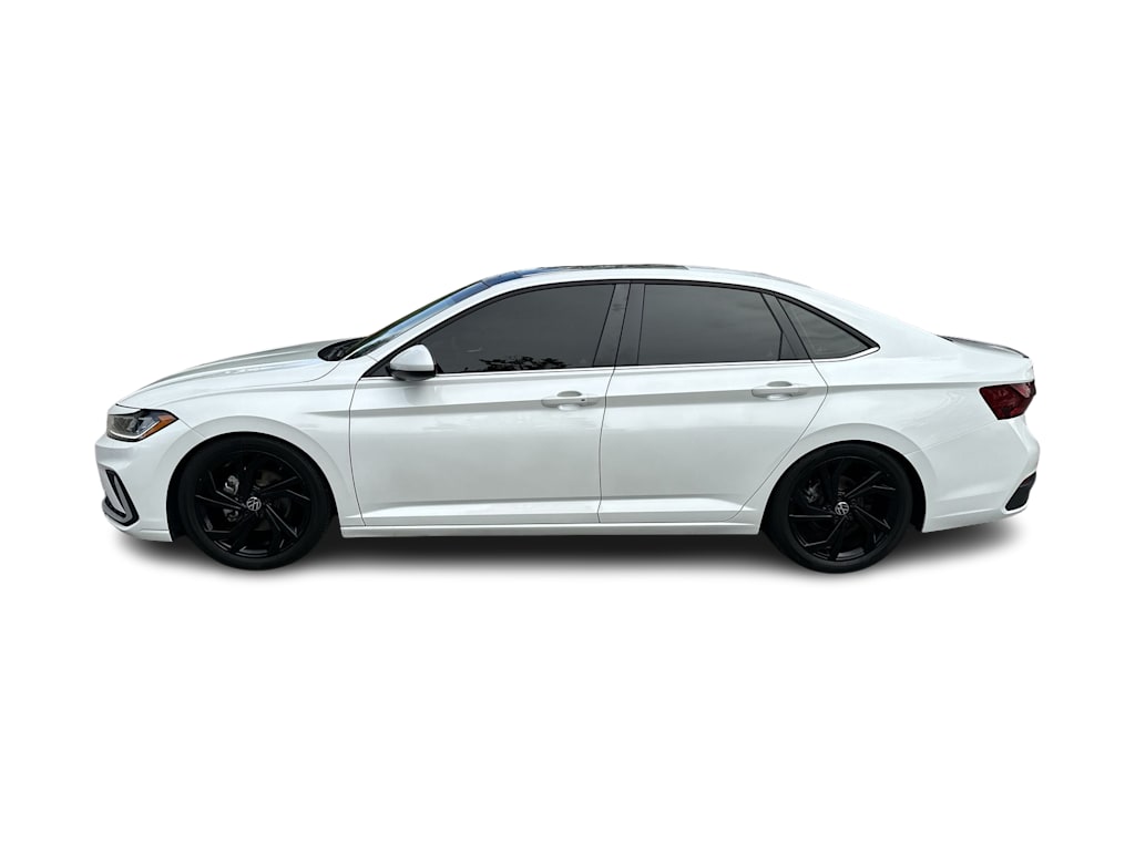 Thumbnail: 2025 Volkswagen Jetta - 3