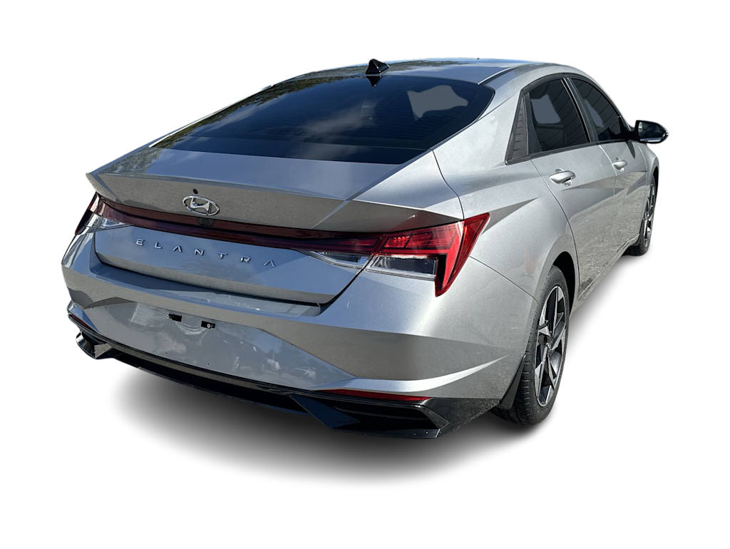 Thumbnail: 2022 Hyundai Elantra - 18