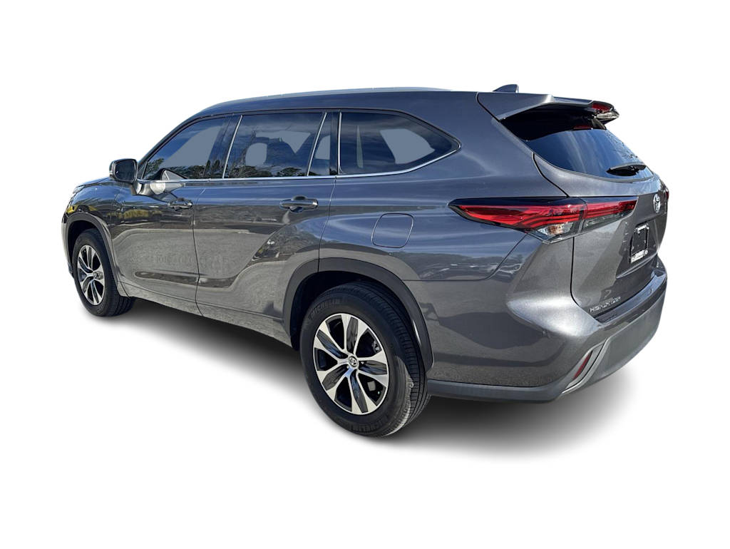 2022 Toyota Highlander XLE 4