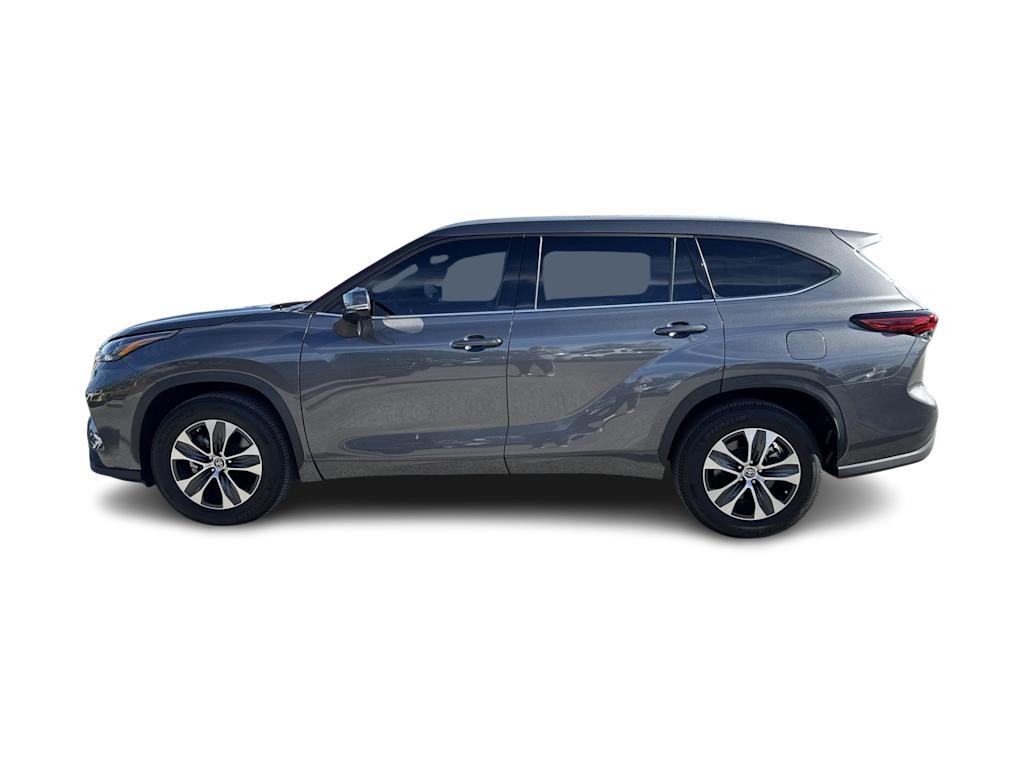 2022 Toyota Highlander XLE 3