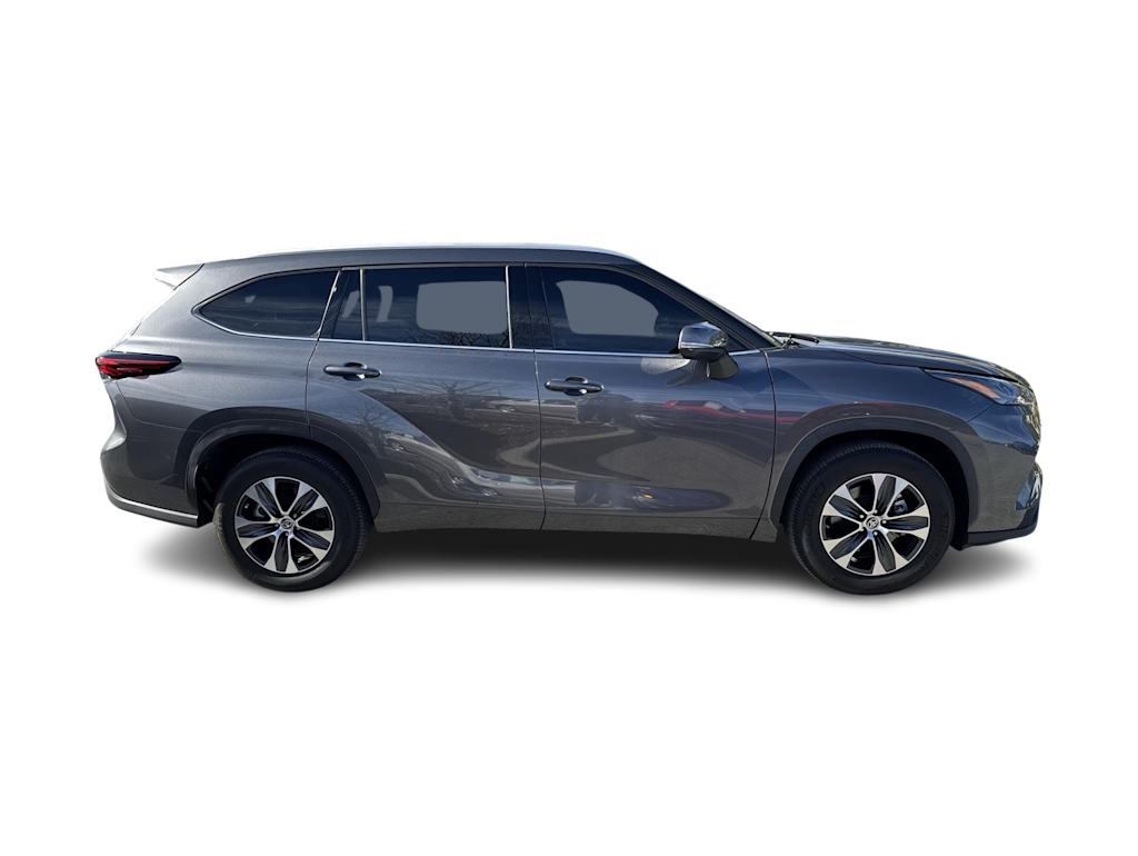 2022 Toyota Highlander XLE 23