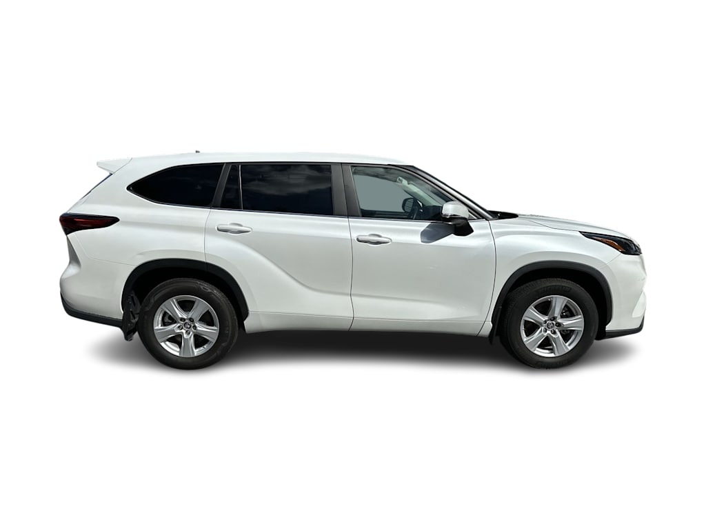 Thumbnail: 2023 Toyota Highlander - 21