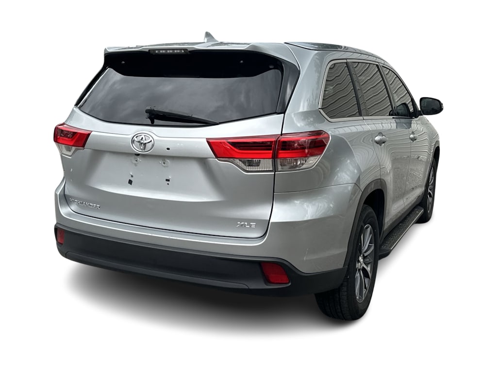 Thumbnail: 2019 Toyota Highlander - 20