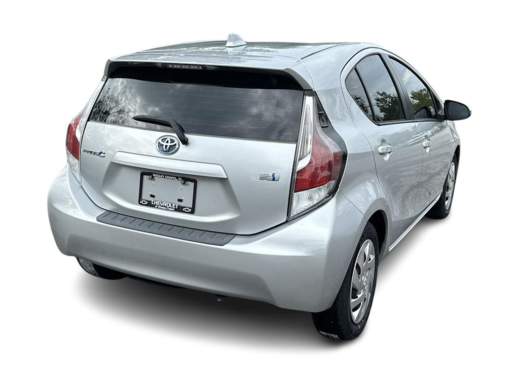 Thumbnail: 2015 Toyota Prius c - 20