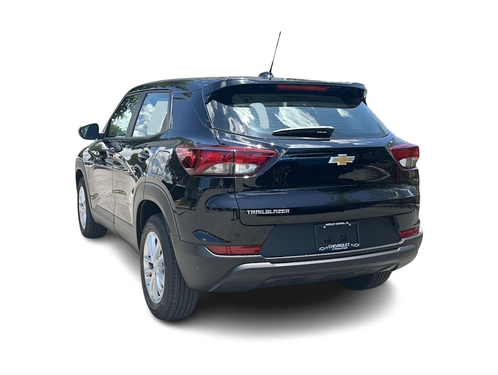 Thumbnail: 2026 Chevrolet TrailBlazer - 4