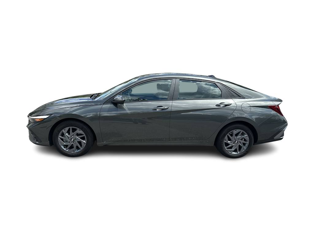 Thumbnail: 2024 Hyundai Elantra - 3