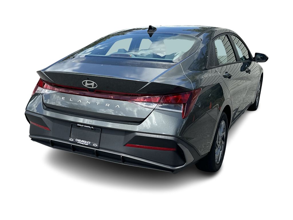 Thumbnail: 2024 Hyundai Elantra - 18