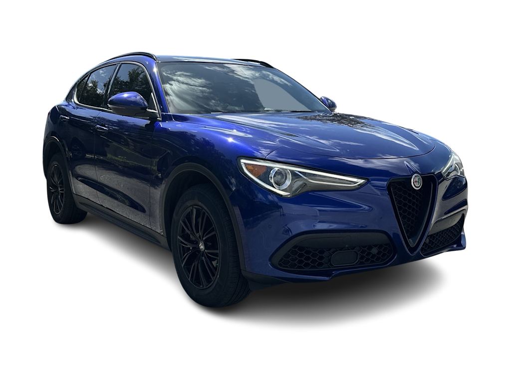 Thumbnail: 2022 Alfa Romeo Stelvio - 21