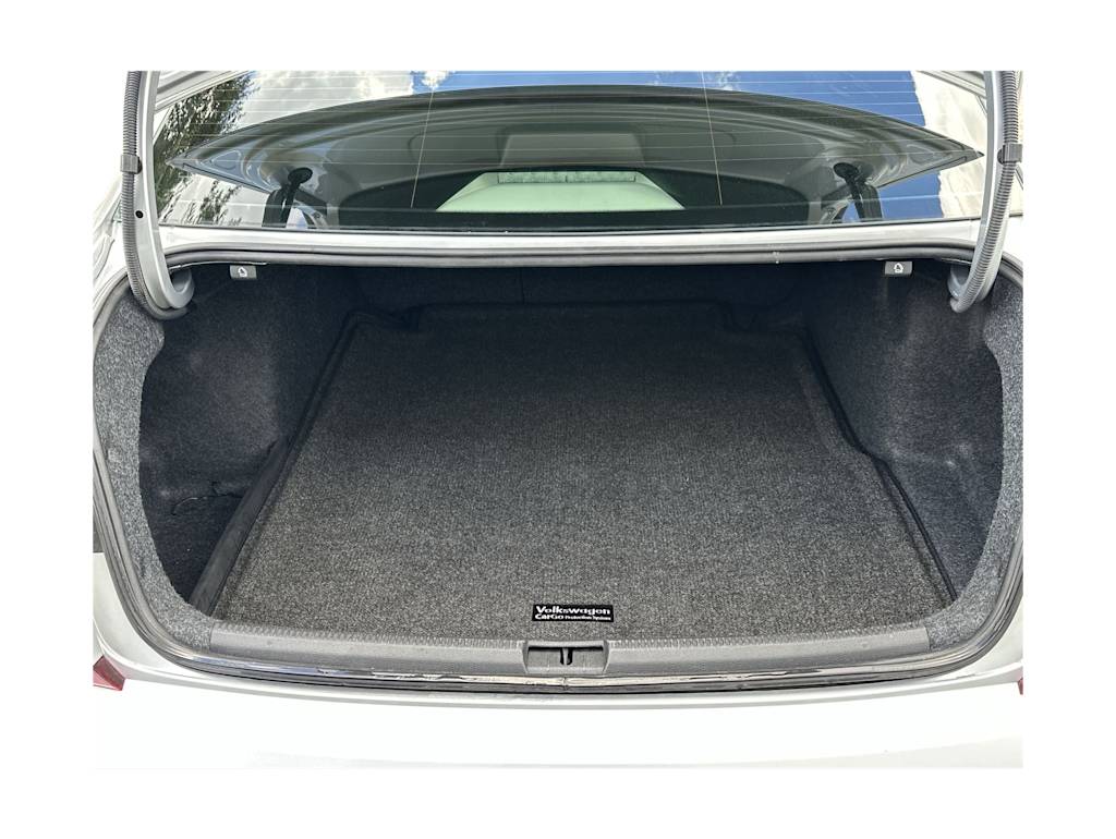 Thumbnail: 2018 Volkswagen Passat - 16