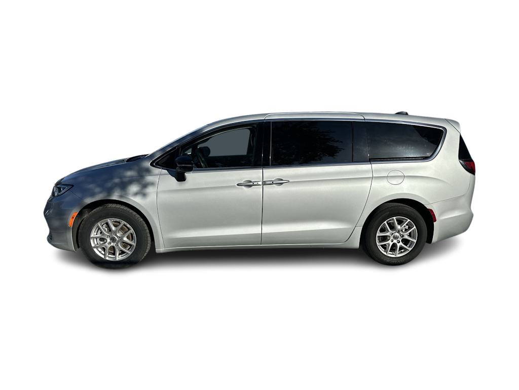 Thumbnail: 2024 Chrysler Pacifica - 3