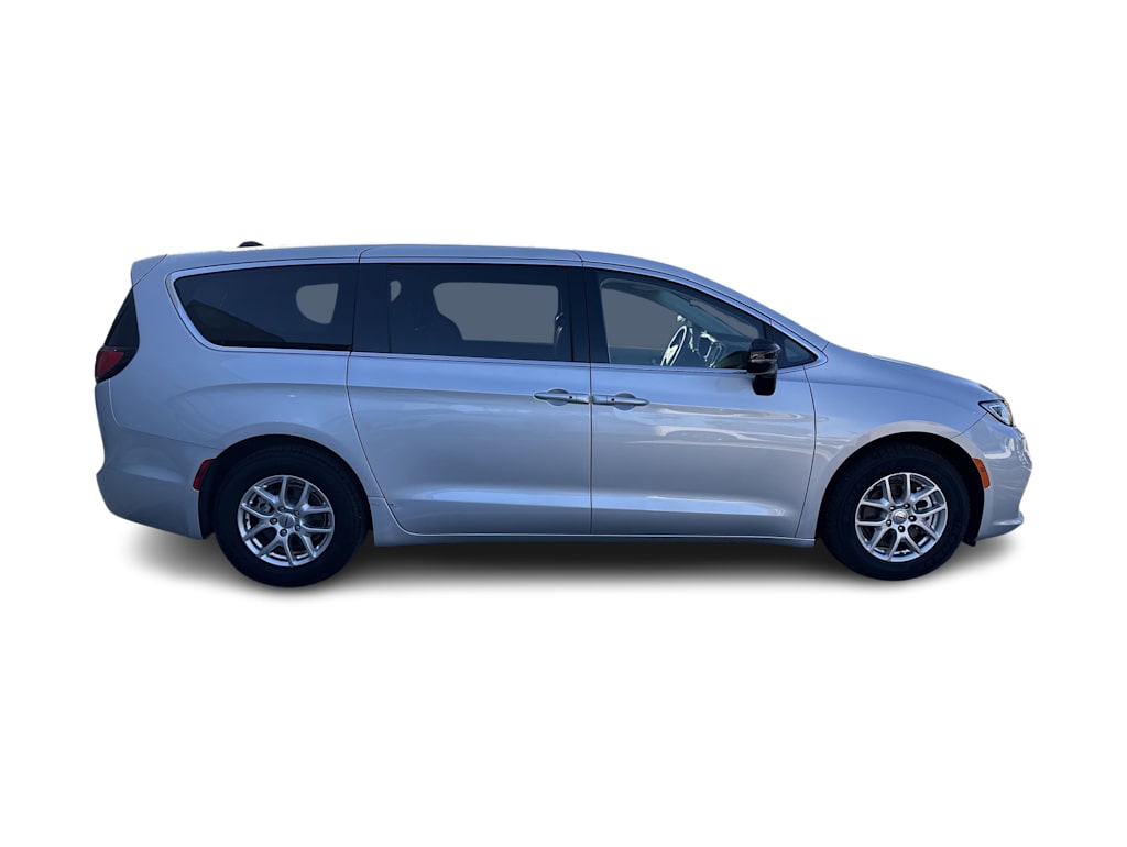 Thumbnail: 2024 Chrysler Pacifica - 21