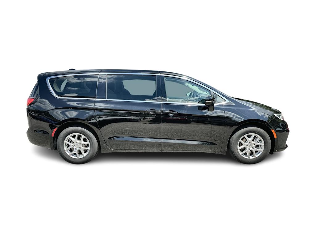 Thumbnail: 2024 Chrysler Pacifica - 21