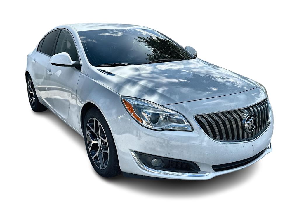 Thumbnail: 2017 Buick Regal - 20