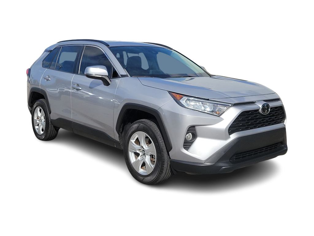 2020 Toyota RAV4 XLE 17