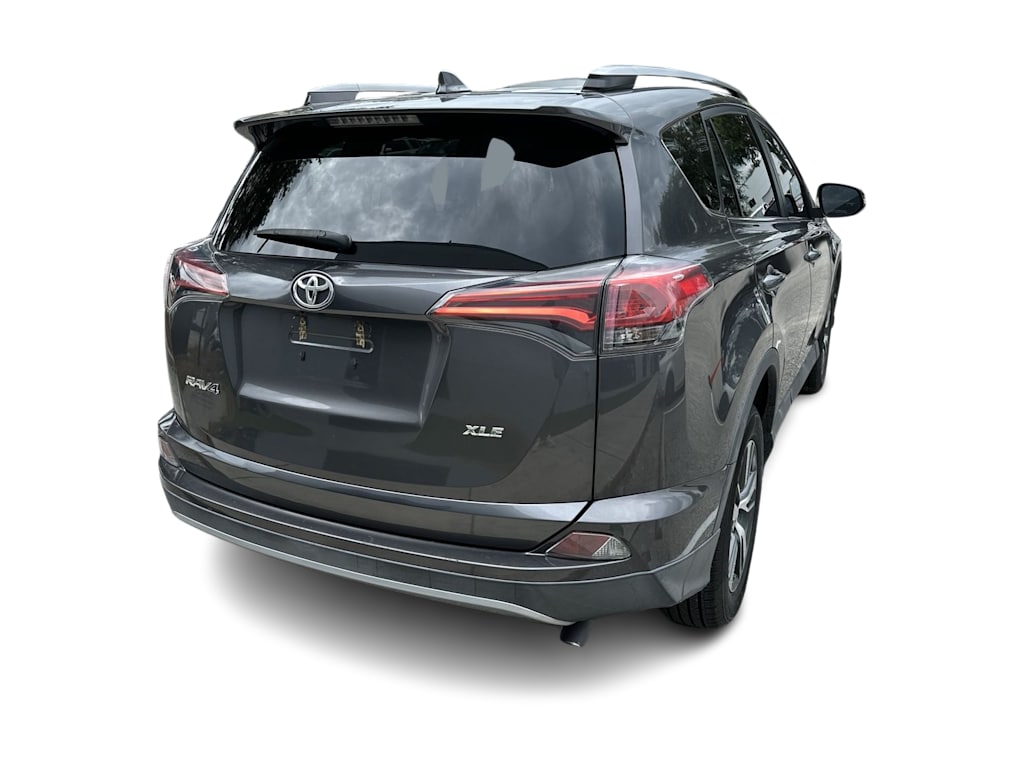 Thumbnail: 2018 Toyota RAV4 - 19