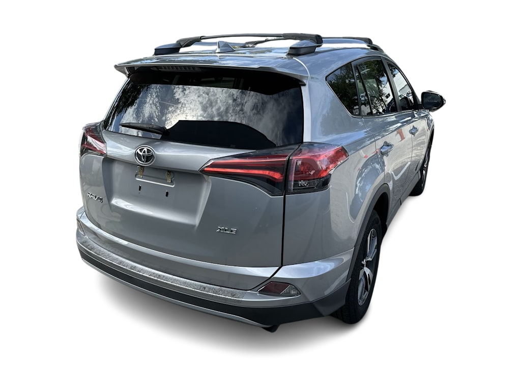 Thumbnail: 2018 Toyota RAV4 - 19