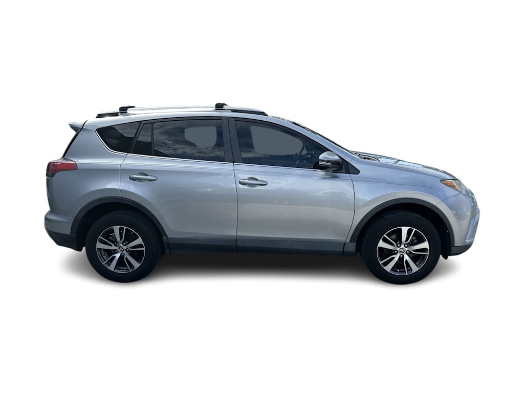Thumbnail: 2018 Toyota RAV4 - 21
