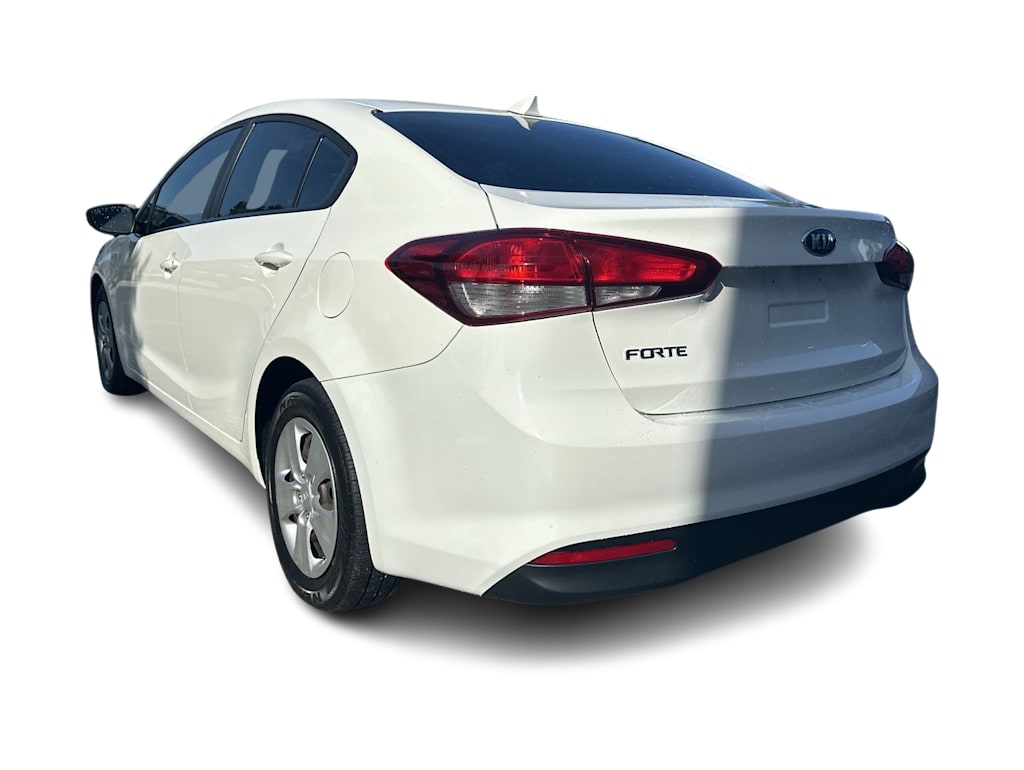 Thumbnail: 2017 Kia Forte - 4