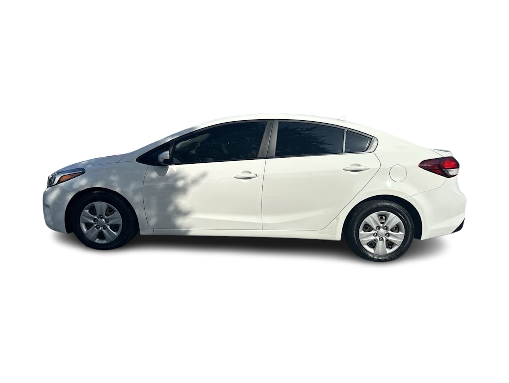 Thumbnail: 2017 Kia Forte - 3