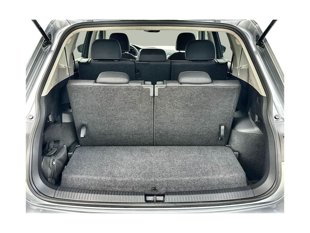 Thumbnail: 2024 Volkswagen Tiguan - 16