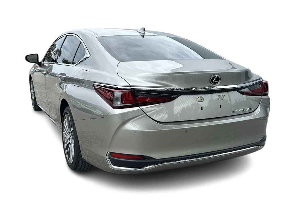 Thumbnail: 2021 Lexus ES - 4