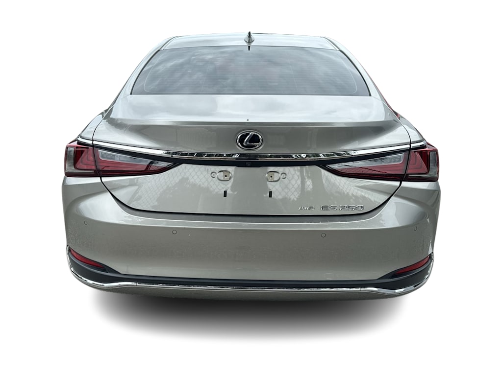 Thumbnail: 2021 Lexus ES - 5