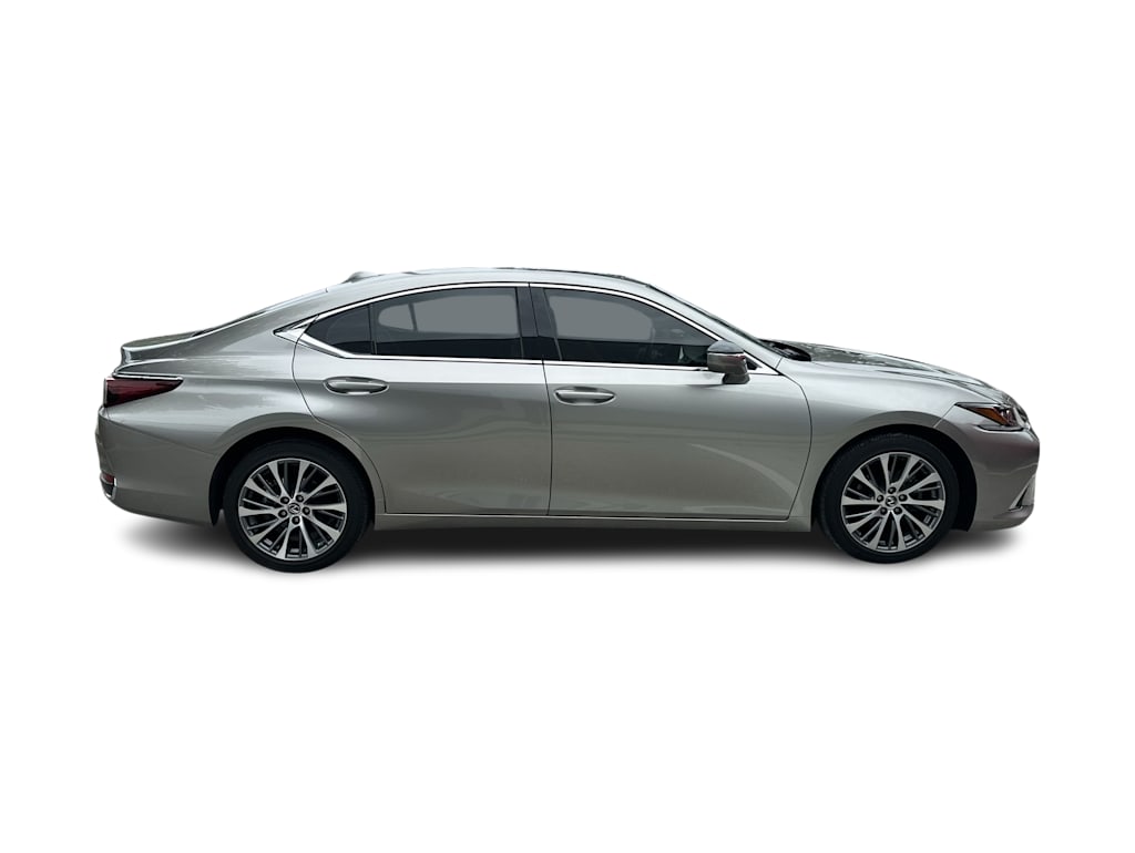 Thumbnail: 2021 Lexus ES - 22